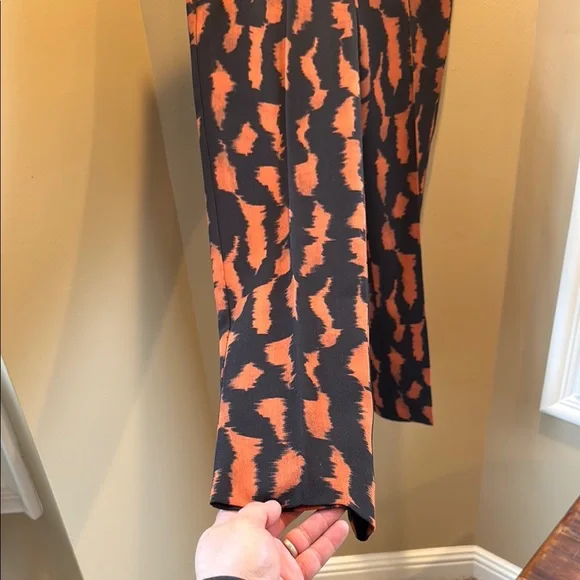 ETRO Chic Black and Orange Patterned Pants Size 38 European. Inseam 26